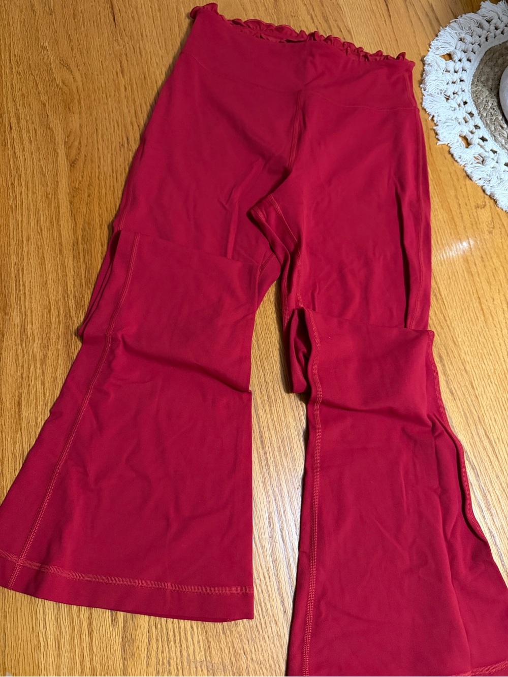 Lululemon Ruffle Groove Pants size 8